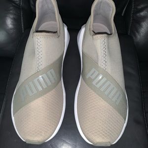 Women Puma slip on